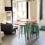 Confort, Central Studio