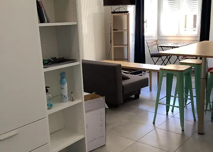 Confort, Central Studio