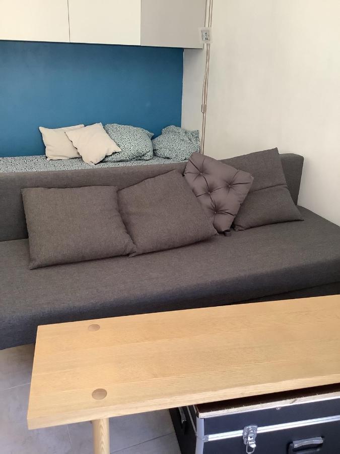 Confort, Central Studio