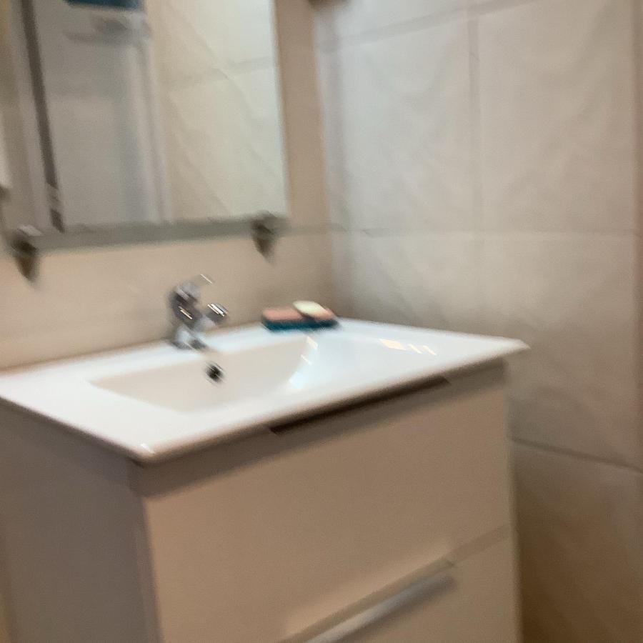 Confort, Central Studio Apartment