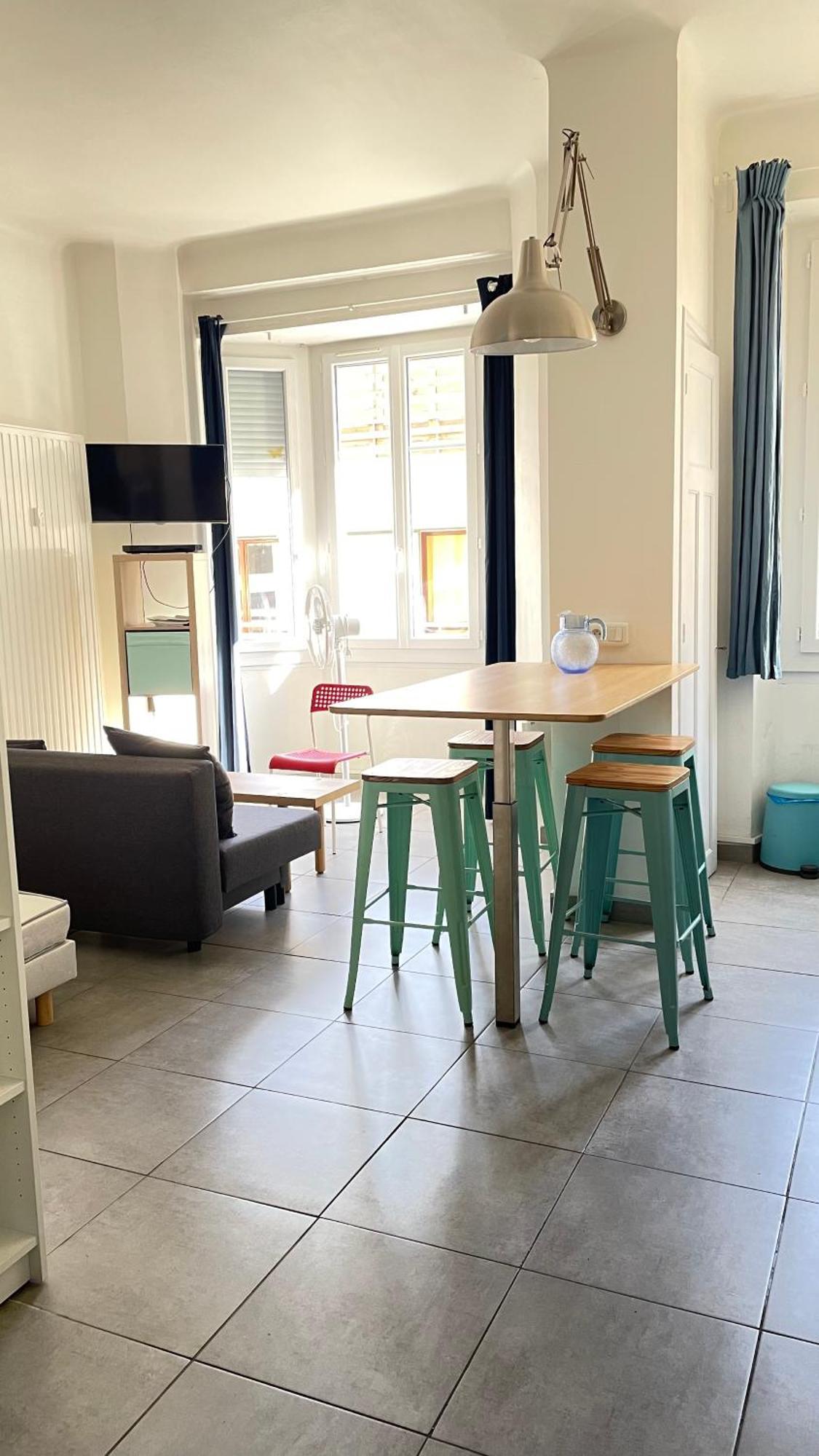 Confort, Central Studio Toulon